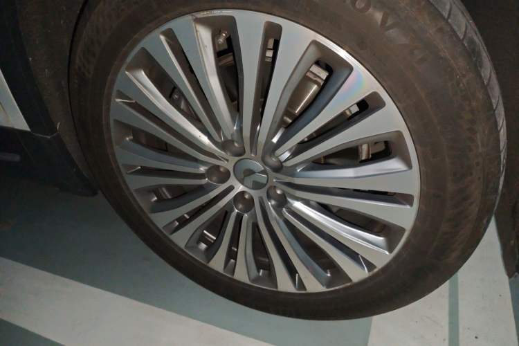 Used Nio ES6 2020 430KM Performance Version Right Front Wheel Hub