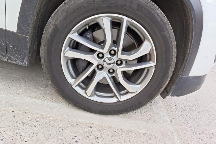 Used Nio ES6 2020 420 km Sport Edition Right Front Wheel Hub