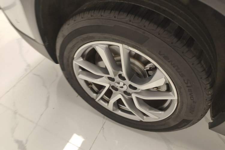 Used Nio ES6 2020 600 km Sport Edition Right Rear Wheel Hub