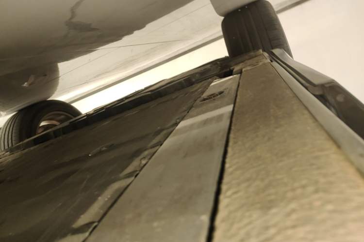Used Nio ES6 2020 600 km Sport Edition Right Side Sill