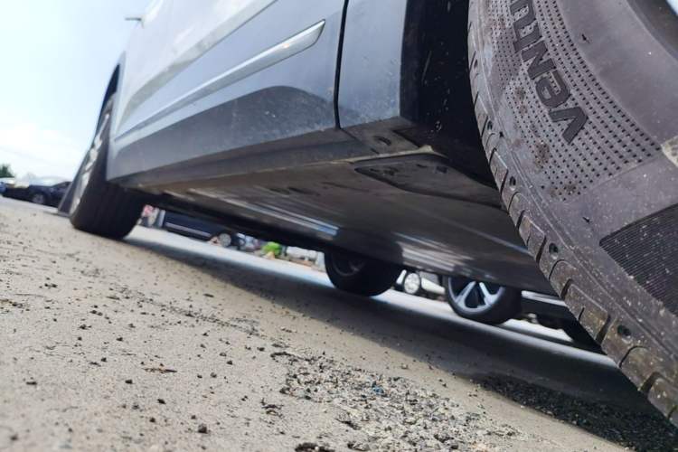 Used Nio ES6 2020 420 km Sport Edition Right Side Sill
