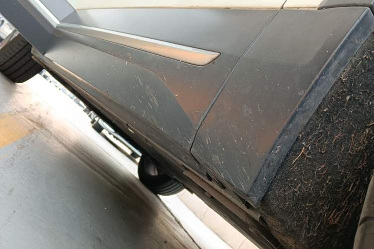 Used Nio ES6 2020 490 km Sport Edition Right Side Sill