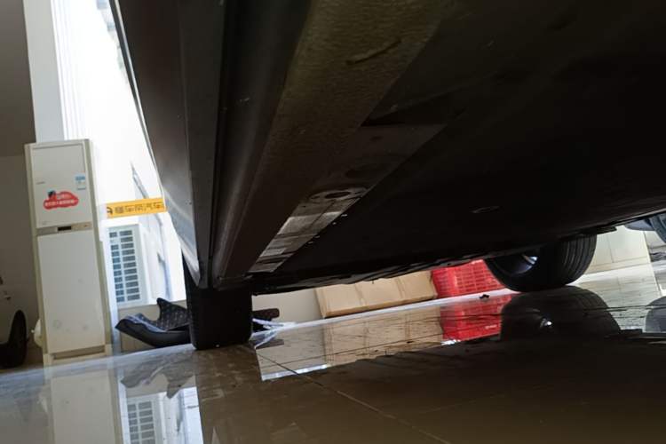 Used Nio ES6 2020 610 km Performance Version Right Side Sill