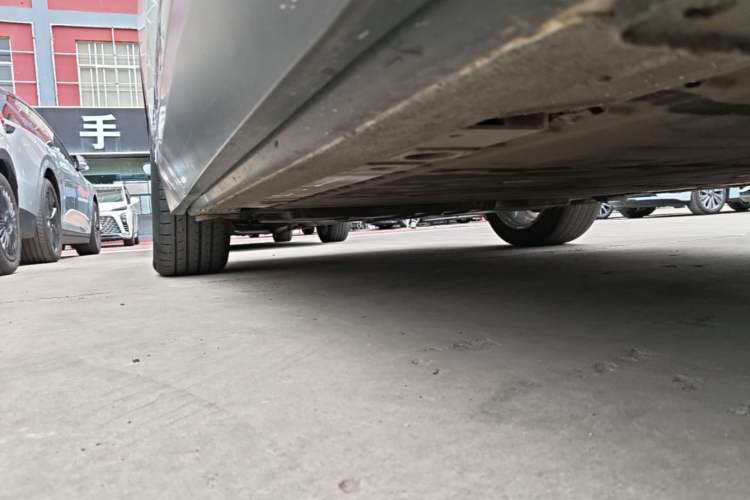 Used Nio ES6 2020 430 km Signature Edition Right Side Sill