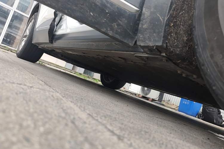 Used Nio ES6 2020 600 km Sport Edition Right Side Sill