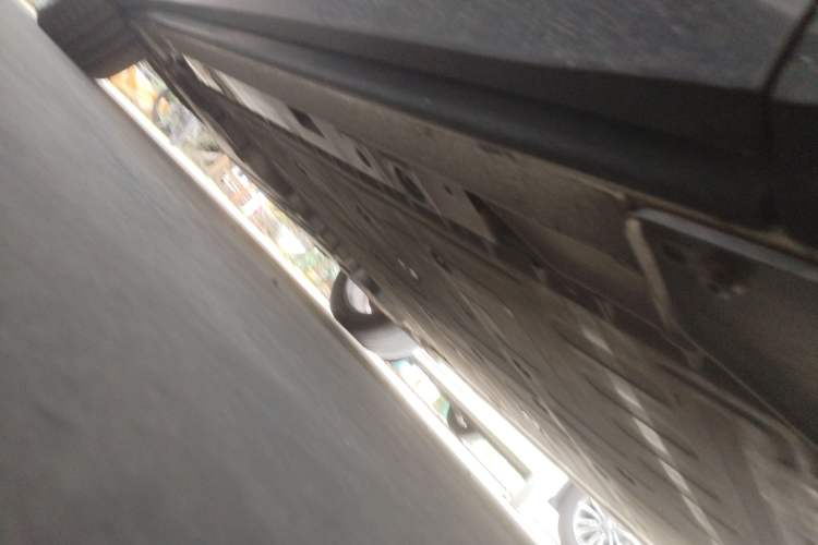 Used Nio ES6 2020 610 km Performance Version Right Side Sill