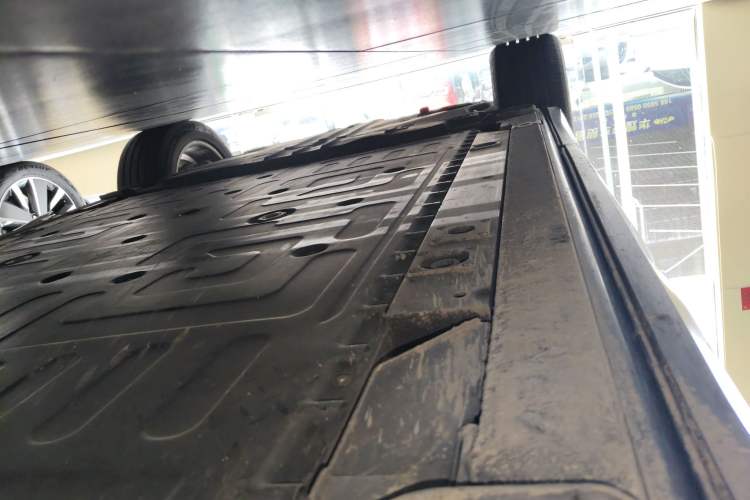 Used Nio ES6 2020 610 km Performance Version Right Side Sill