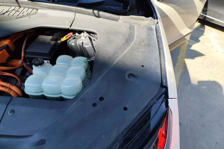 Used Nio ES6 2020 600 km Sport Edition Engine Bay Left