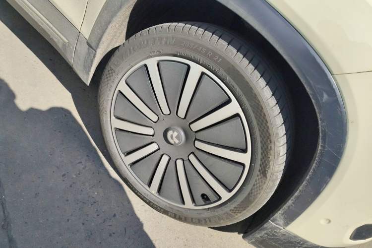 Used Nio ES6 2020 600 km Sport Edition Right Front Wheel Hub