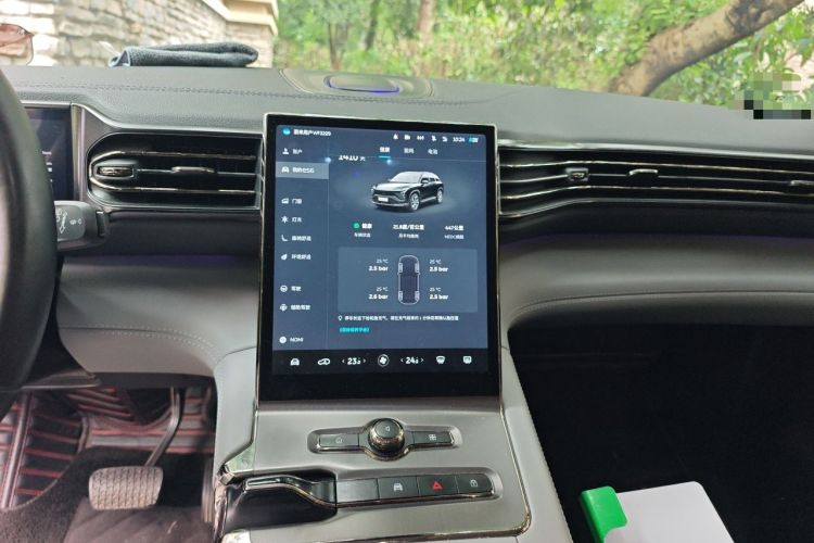 Used Nio ES6 2022 75 kWh Sport Edition Audio And AC Panel