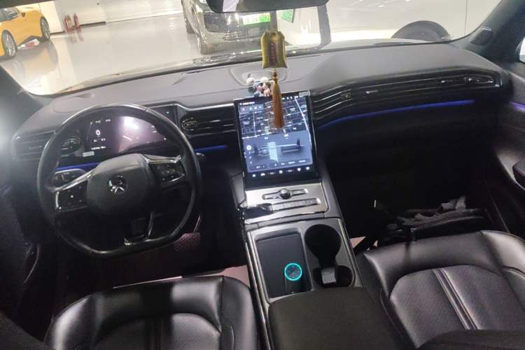 Used Nio ES6 2022 75 kWh Sport Edition Center Console