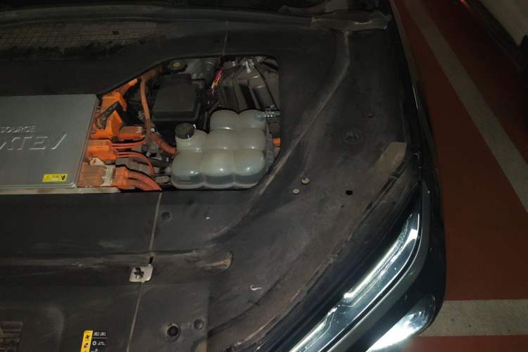 Used Nio ES6 2022 75 kWh Sport Edition Engine Bay Left