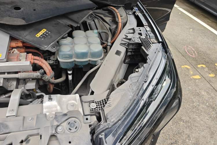 Used Nio ES6 2022 100kWh Performance Version Engine Bay Left