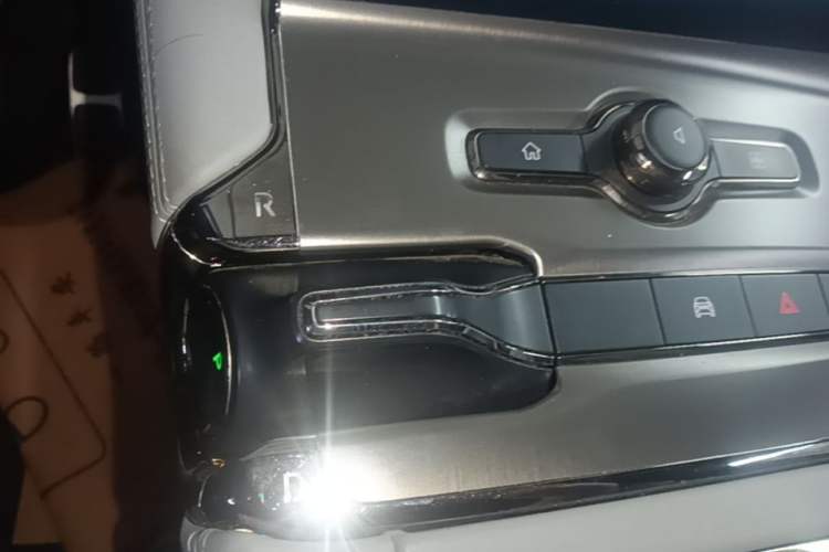 Used Nio ES6 2022 75 kWh Sport Edition Gear Lever