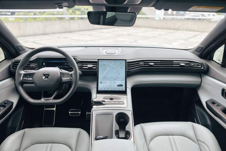 Used Nio ES6 2022 75 kWh Sport Edition Interior 1
