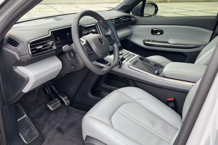 Used Nio ES6 2022 75 kWh Sport Edition Interior 2