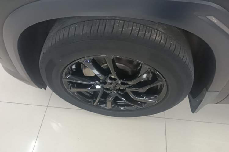Used Nio ES6 2022 75 kWh Sport Edition Left Front Wheel Hub