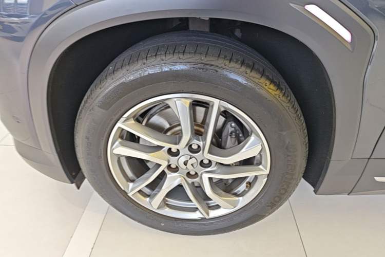 Used Nio ES6 2022 75 kWh Sport Edition Left Front Wheel Hub
