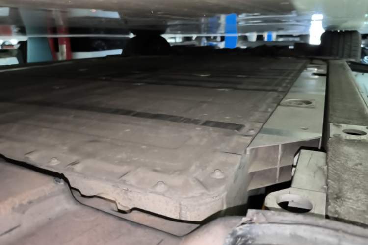 Used Nio ES6 2022 100kWh Performance Version Left Side Sill