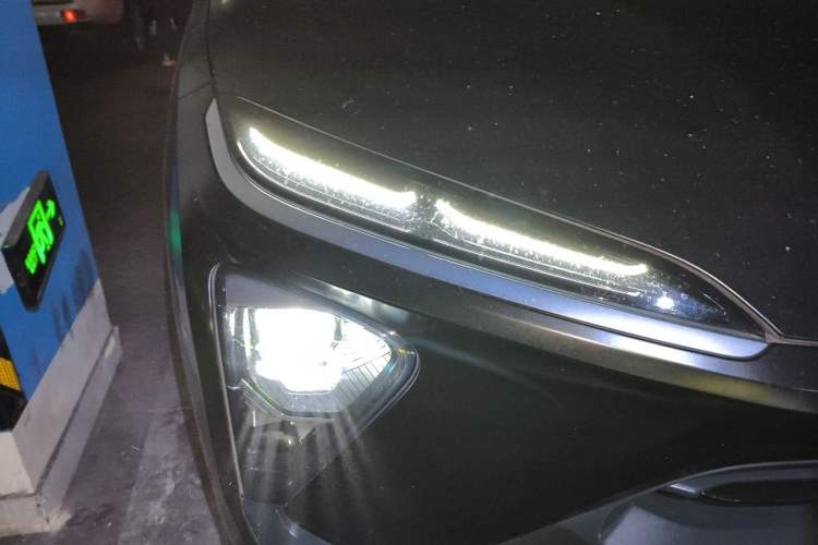 Used Nio ES6 2022 75 kWh Sport Edition Right Front Headlight