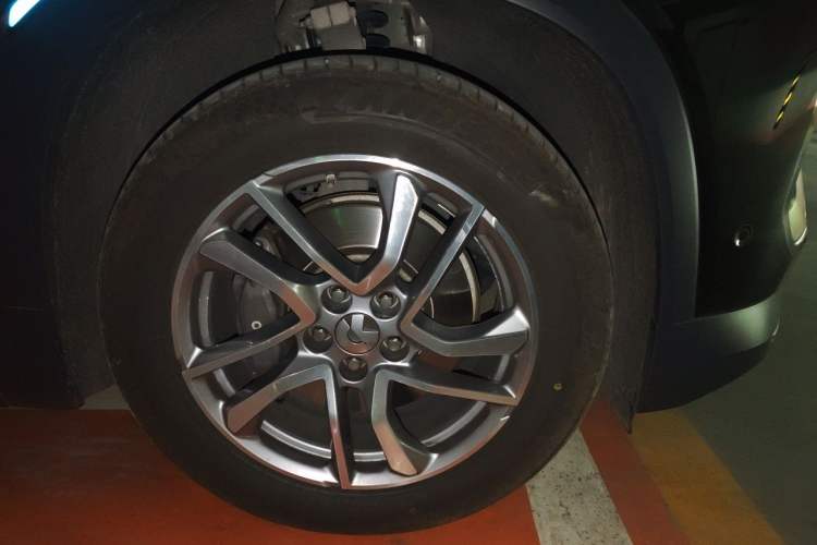 Used Nio ES6 2022 75 kWh Sport Edition Right Front Wheel Hub