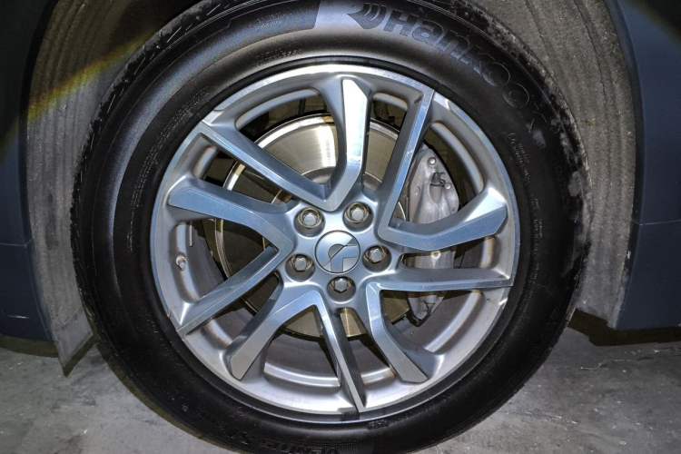 Used Nio ES6 2022 75 kWh Sport Edition Right Front Wheel Hub