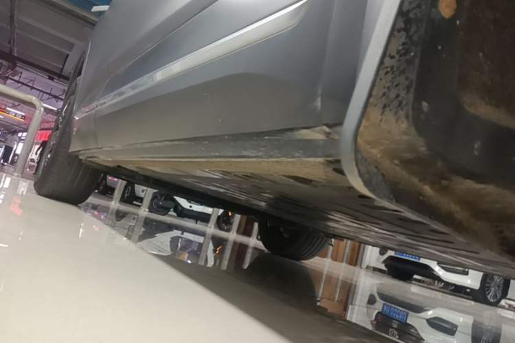 Used Nio ES6 2022 75 kWh Sport Edition Right Side Sill