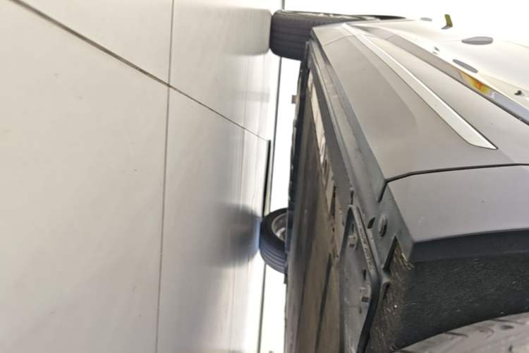 Used Nio ES6 2022 75 kWh Sport Edition Right Side Sill