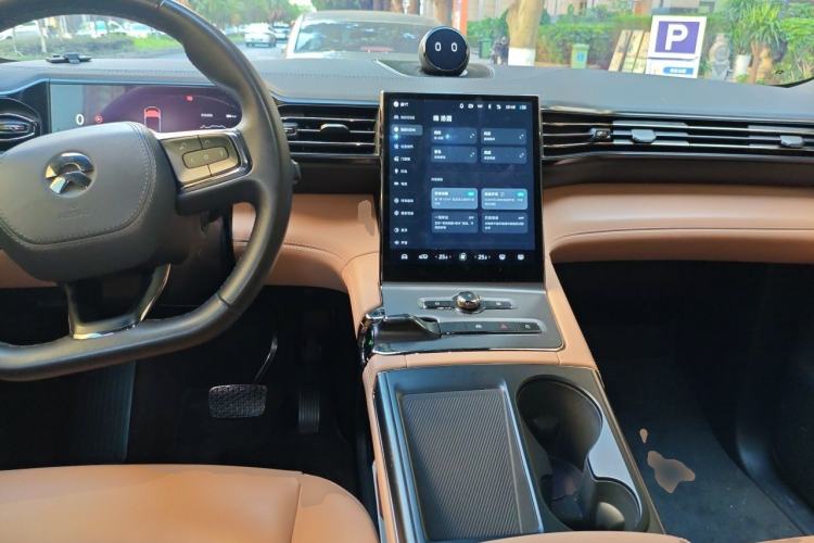 Used Nio ES6 2022 75 kWh Sport Edition Center Console