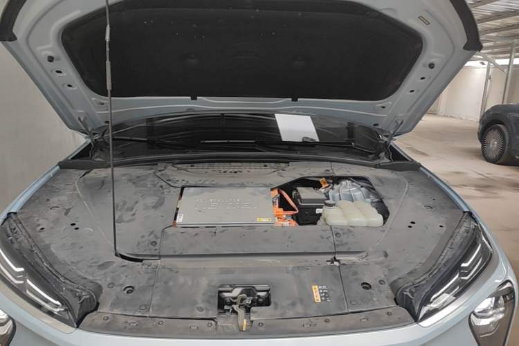 Used Nio ES6 2022 100kWh Performance Version Engine Bay