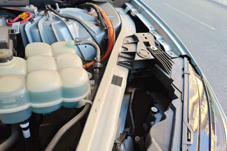 Used Nio ES6 2022 75 kWh Sport Edition Engine Bay Left