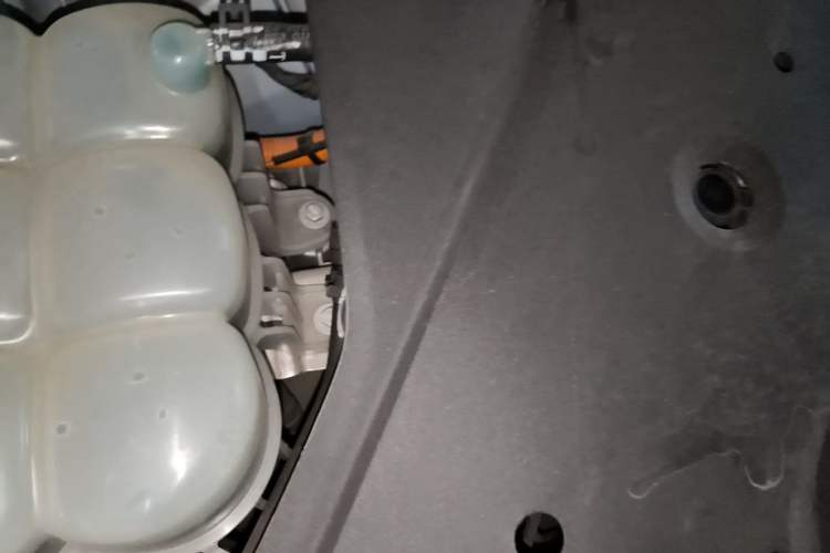 Used Nio ES6 2022 75 kWh Performance Version Engine Bay Left