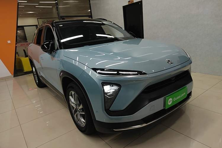 Used Nio ES6 2022 75 kWh Sport Edition Front Right 45 Deg