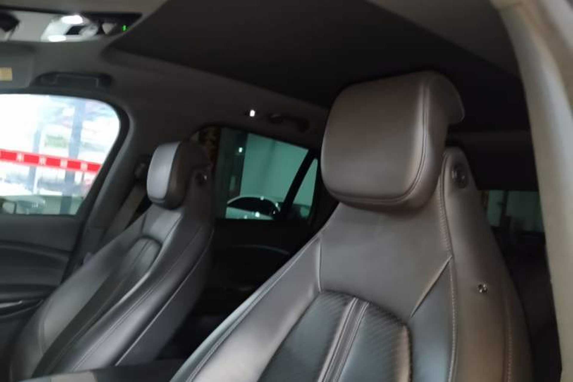 Used Nio ES6 2022 75 kWh Sport Edition Headliner