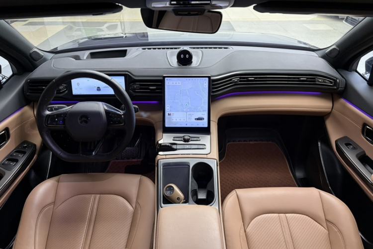 Used Nio ES6 2022 75 kWh Sport Edition Interior 2