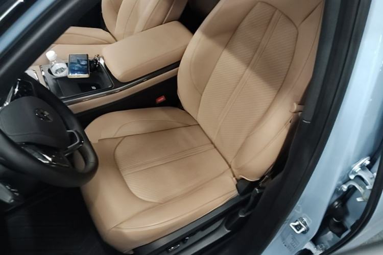 Used Nio ES6 2022 75 kWh Performance Version Left Front Seat