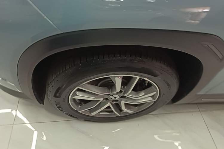 Used Nio ES6 2022 75 kWh Performance Version Left Front Wheel Hub