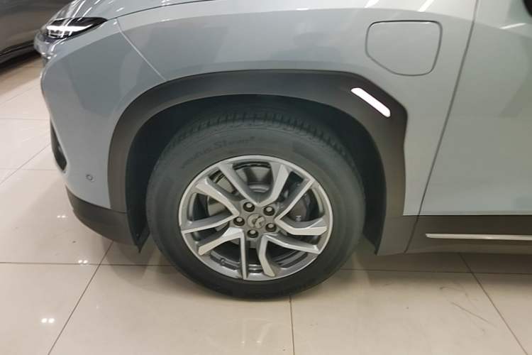 Used Nio ES6 2022 75 kWh Sport Edition Left Front Wheel Hub