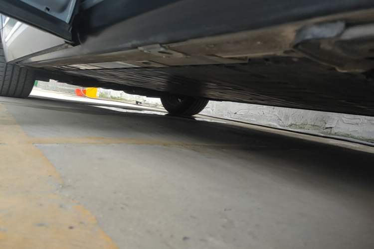 Used Nio ES6 2022 100kWh Performance Version Left Side Sill