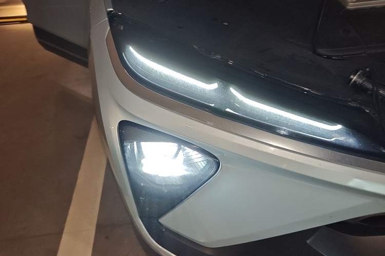Used Nio ES6 2022 100kWh Sport Edition Right Front Headlight