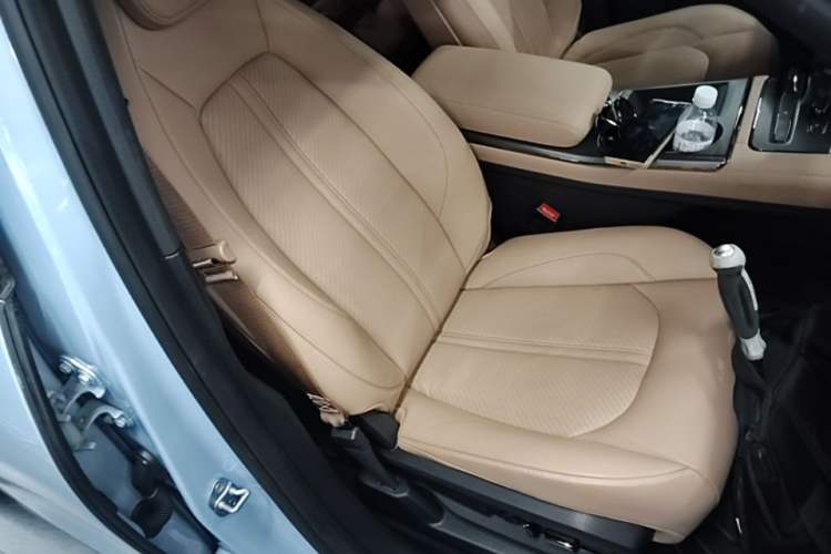 Used Nio ES6 2022 75 kWh Performance Version Right Front Seat