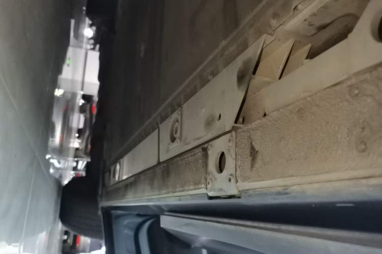 Used Nio ES6 2022 75 kWh Sport Edition Right Side Sill