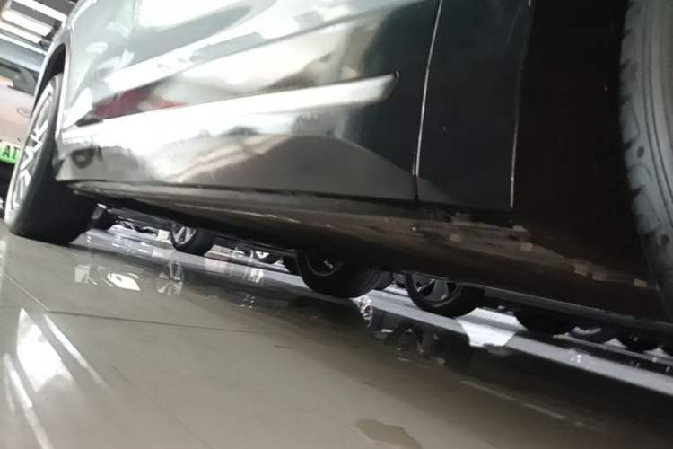 Used Nio ES6 2022 75 kWh Sport Edition Right Side Sill