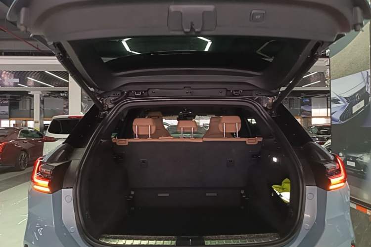 Used Nio ES6 2022 75 kWh Performance Version Trunk