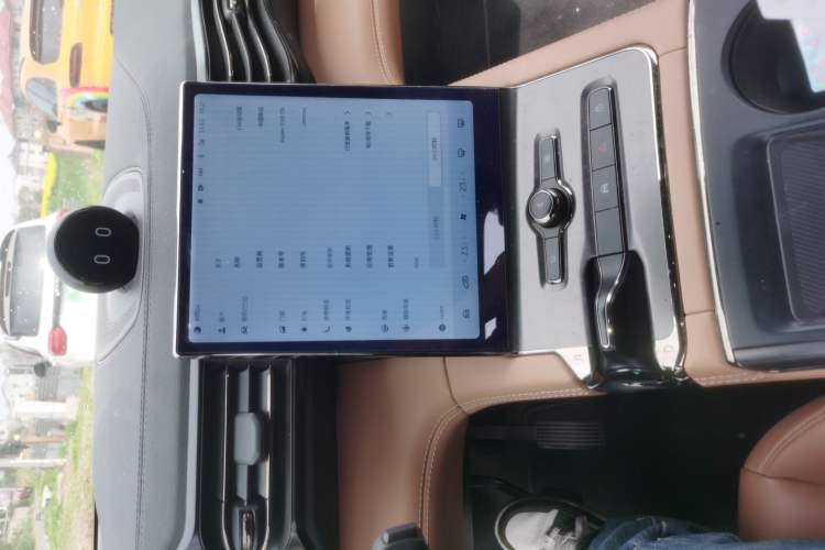 Used Nio ES6 2022 75 kWh Sport Edition Audio And AC Panel
