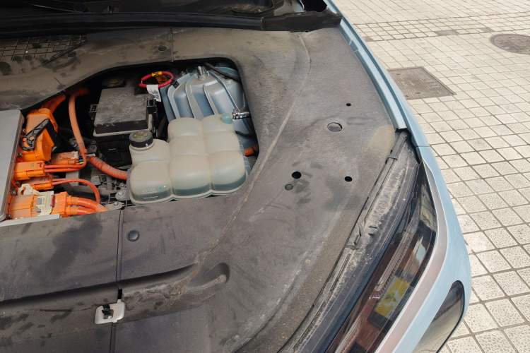 Used Nio ES6 2022 75 kWh Sport Edition Engine Bay Left