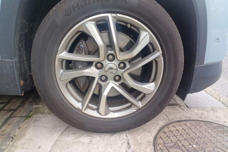 Used Nio ES6 2022 75 kWh Sport Edition Right Front Wheel Hub