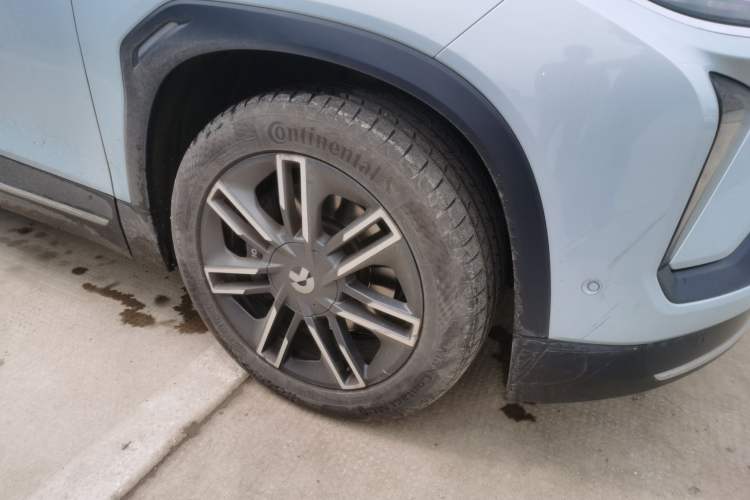 Used Nio ES6 2022 75 kWh Sport Edition Right Front Wheel Hub