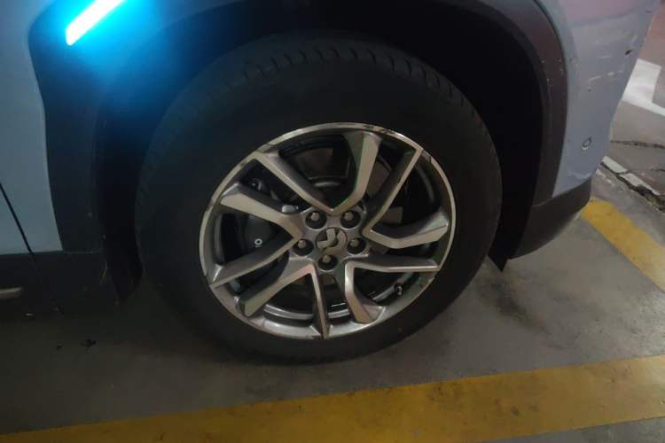 Used Nio ES6 2022 75 kWh Performance Version Right Front Wheel Hub