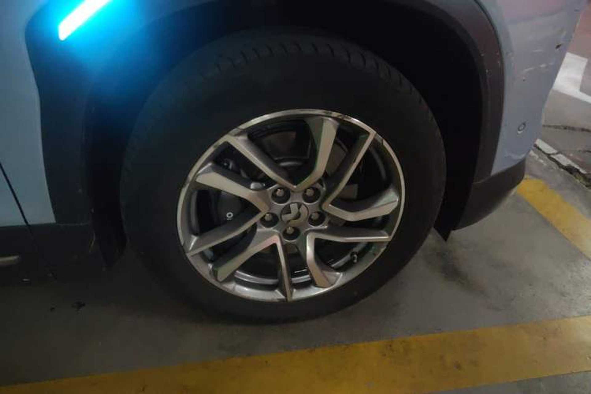 Used Nio ES6 2022 75 kWh Performance Version Right Front Wheel Hub